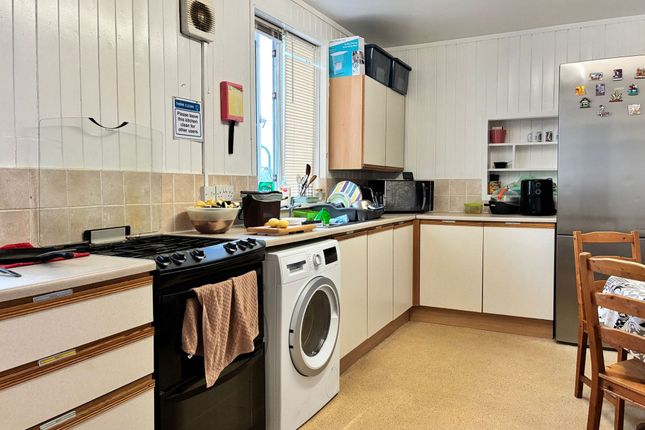 Room 4 1 Power Street, Newport photo 5