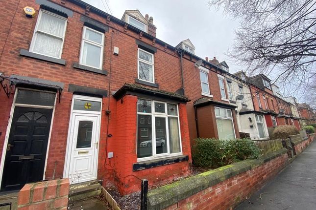 Thumbnail Property to rent in Victoria Avenue, Leeds