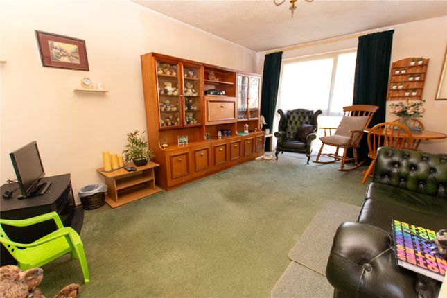 Flat for sale in Princes Court, The Mall, Dunstable, Bedfordshire
