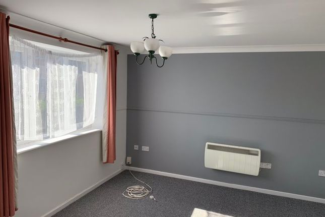 123, Great Meadow Road, Bristol photo 4