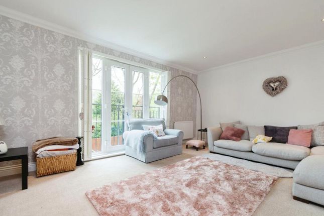18, Glenside Close, Kenley photo 2
