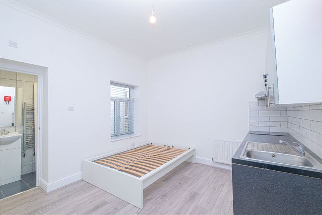Thumbnail Property to rent in Lancaster Road, Finsbury Park, London