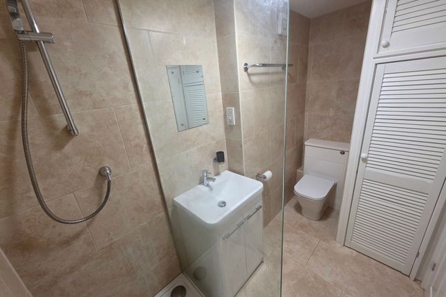 69, Yeovil photo 5
