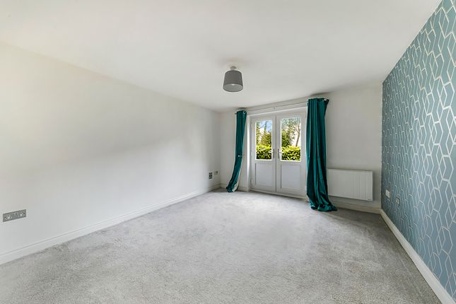 Flat for sale in Watney Close, Purley