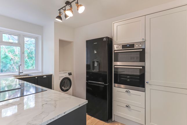 2-bed flat on Flat 6 Westbury Court, Bournemouth Road, Poole, £220,000
