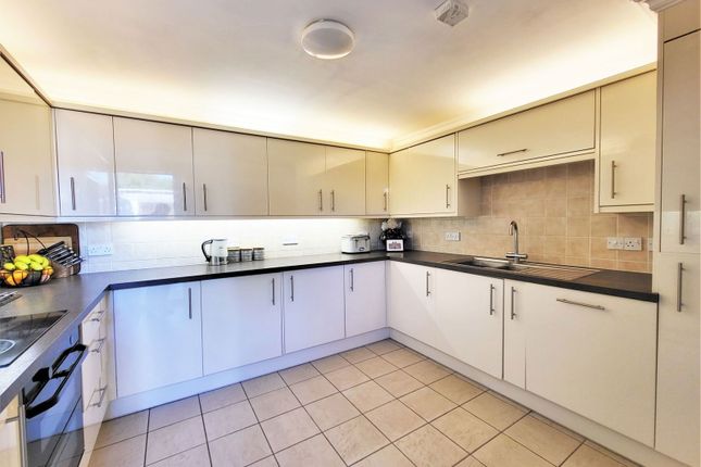 2a, Cissbury Avenue, Worthing photo 3
