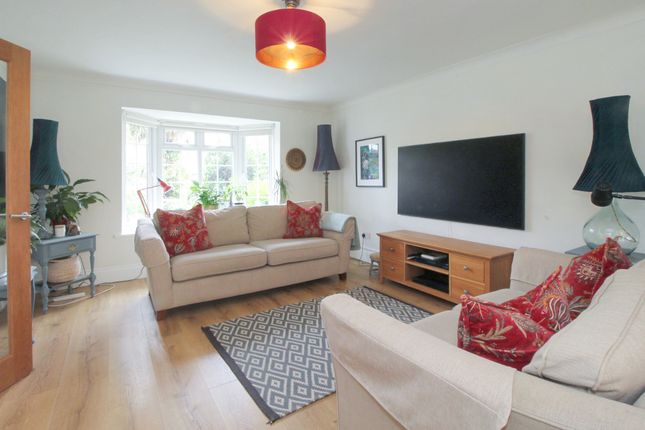 29 Manor Close, Wickham photo 4