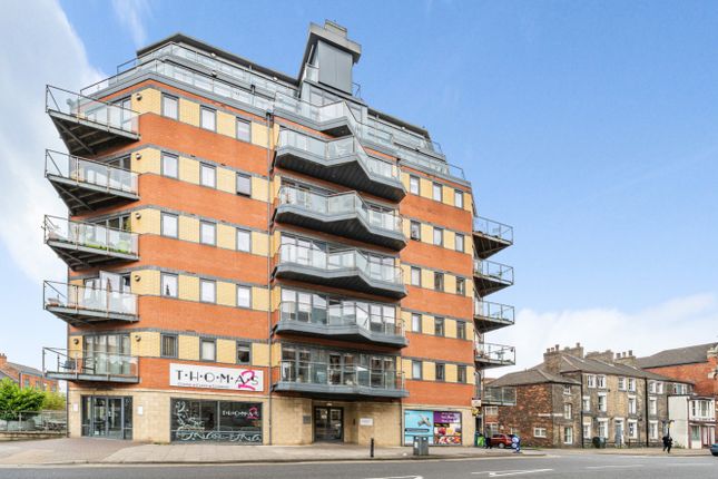 Thumbnail Flat for sale in Thorngate House, St. Swithins Square, Lincoln, Lincolnshire