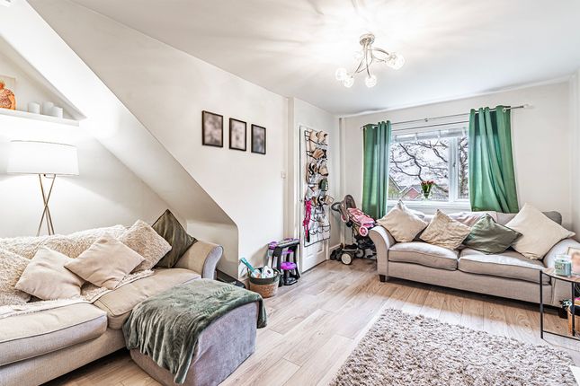 36 Pen Yr Eglwys, Pontypridd photo 4