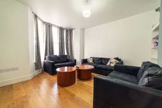 6-bed terraced on 42, Kincraig Street, Cardiff, £3,480/mo