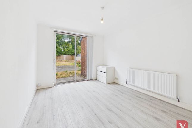 472, Leagrave Road, Luton photo 4