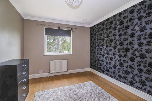 Detached house for sale in Hull Close, Cheshunt, Waltham Cross