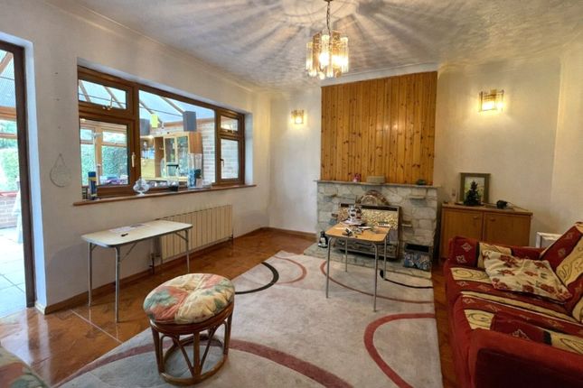 91, Wentworth Crescent, Ash Vale photo 3