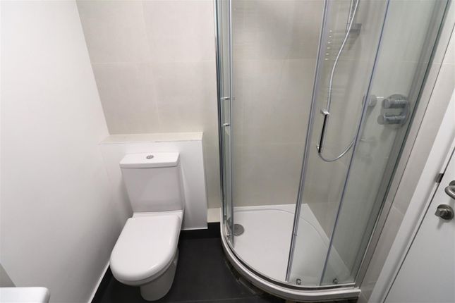 Room 1, 1, Riverdene Road, Ilford photo 5