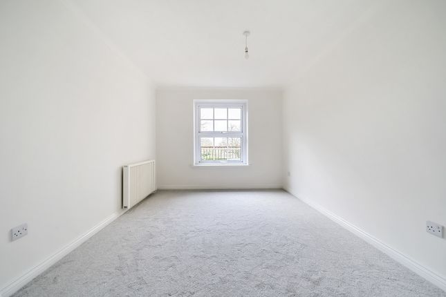 Flat for sale in Gravel Hill Road, Yate, Bristol, Gloucestershire