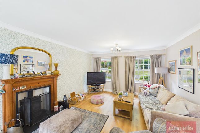 9B, Throxenby Lane, Scarborough photo 3