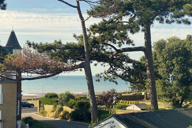 82, Westgate Bay Avenue, Westgate-on-Sea photo 2