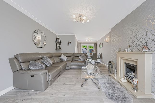 18, Aylesbury Crescent, Hindley Green photo 2