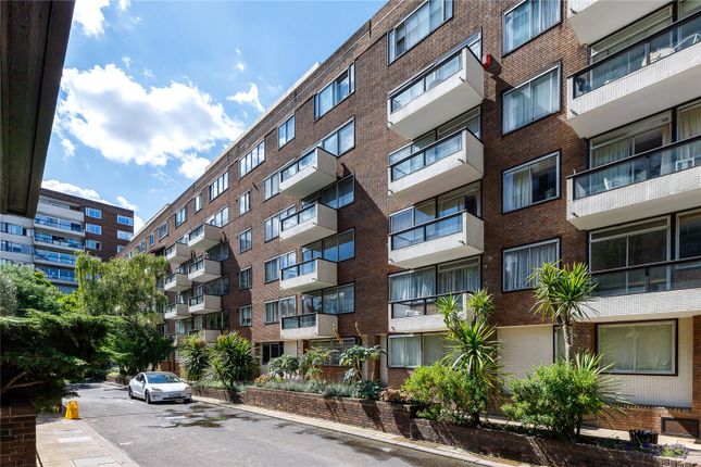 Flat for sale in The Quadrangle, London