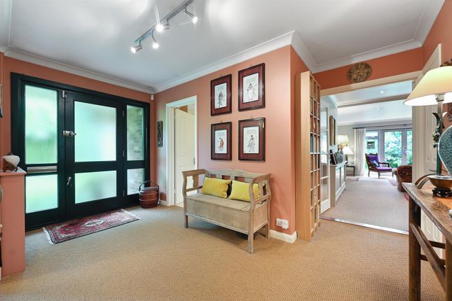 Oaktree Lodge, Dukes Wood Drive, Gerrards Cross photo 4