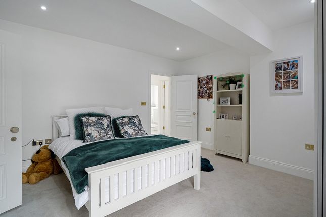 Detached house for sale in Barton Road Market Bosworth, Warwickshire
