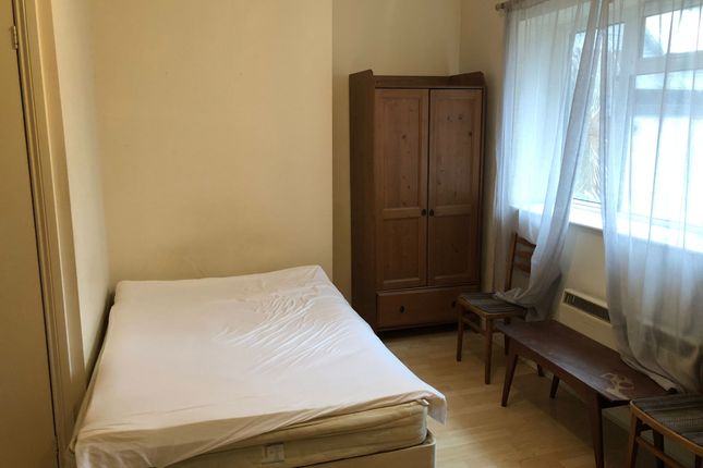 87, Walm lane, London photo 3
