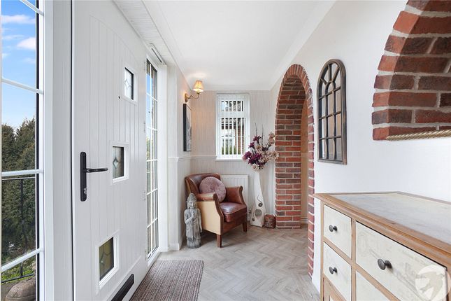 103, Beacon Drive, Dartford photo 2