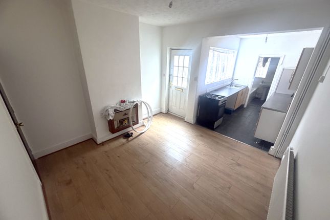 23, St. Peters Road, Luton photo 5