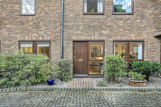 Belsize Mews, London photo 3