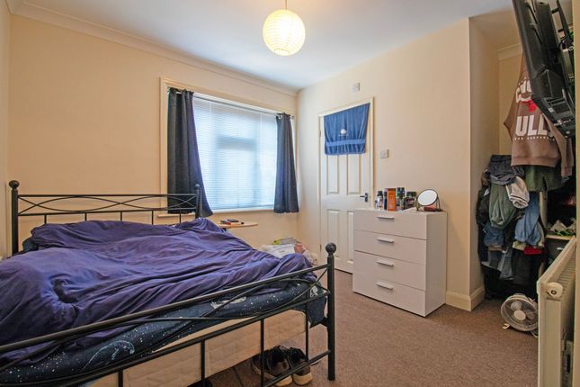 109 Cliff Gardens, Scunthorpe photo 3