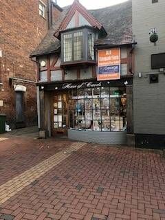 Retail premises to let in Chapel Street, Rugby