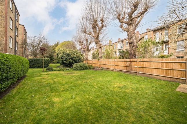 Top Floor Flat, 38, Cavendish Gardens, London photo 4