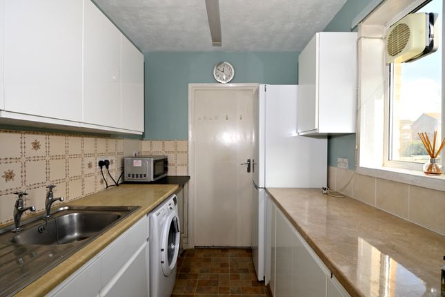 7a, Iford Close, South Heighton photo 4