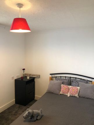 Thumbnail Shared accommodation to rent in Causeway Crescent, Totton, Southampton