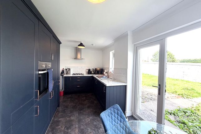 47 Moorland Crescent, Pontypridd photo 5