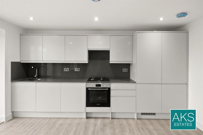 11a, Flat 1, Panhard Place, Southall photo 4