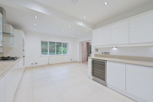 Gomms Wood House, Beaconsfield photo 4