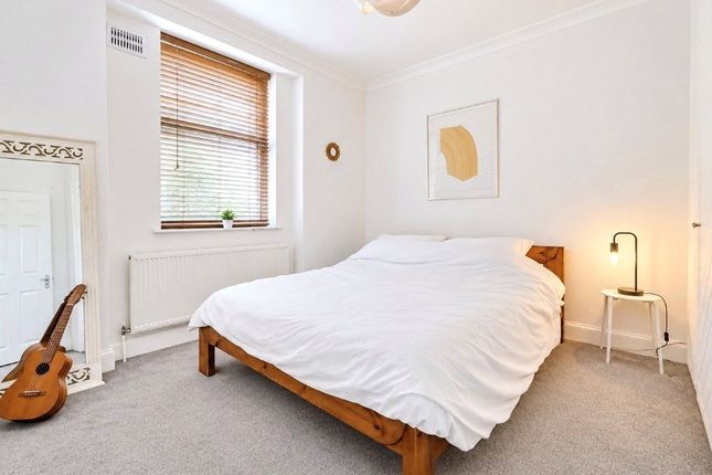 Wendell Road, London photo 4