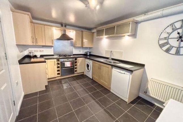 19 Cae Llwydcoed, Bridgend photo 4