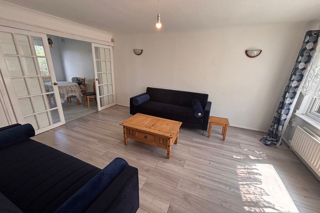 2, Tudor Way, Newcastle upon Tyne photo 2