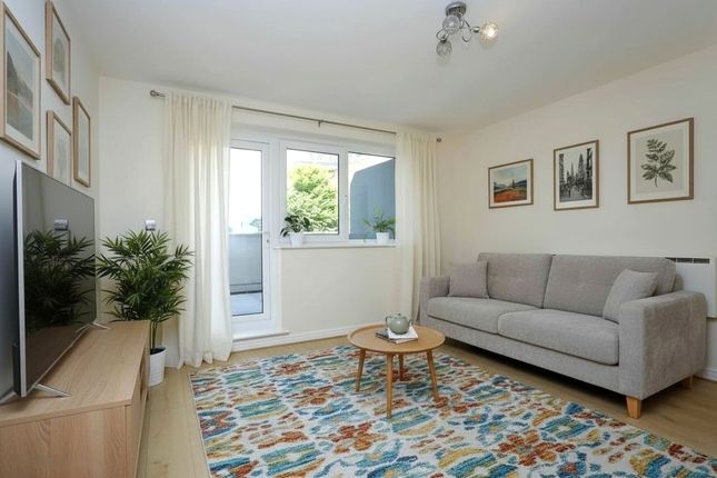 1-bed flat on Flat 5, London, £275,000