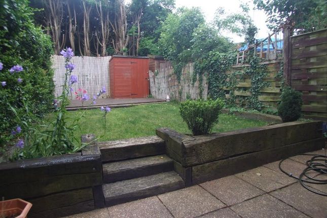 29, Ferndown Close, Sutton photo 2