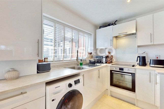 FLAT 3, 17, Locarno Road, Greenford photo 4