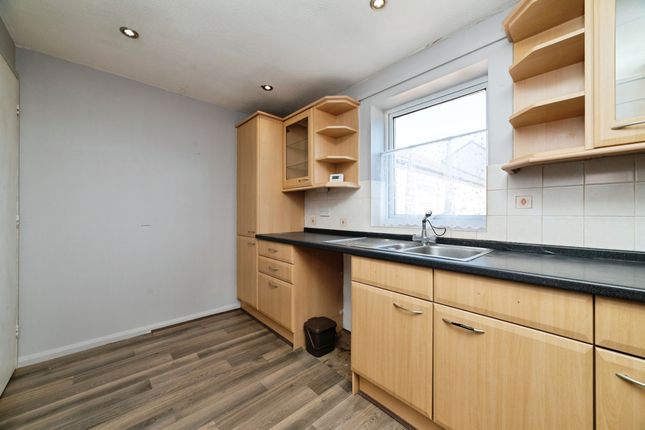 69, Watts Road, BEVERLEY photo 2