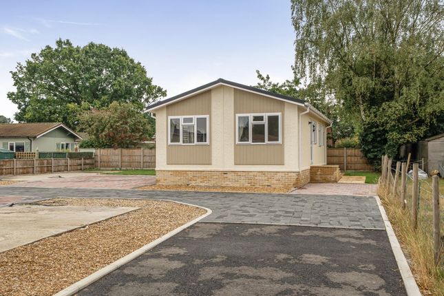 2-bed caravan on 35, Broxburn Park, Lincoln, £175,000