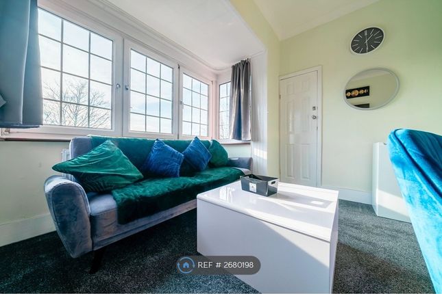 Flat, Holly Road, London photo 3