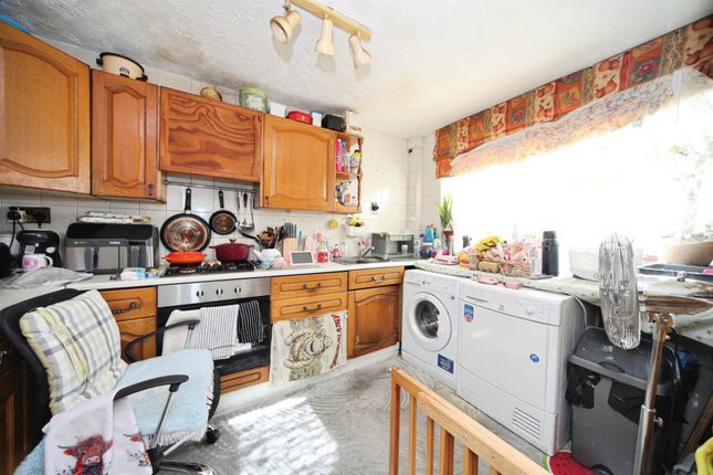51, Trident Drive, Dunstable photo 4