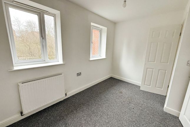 5 Lodge Court, Telford photo 5