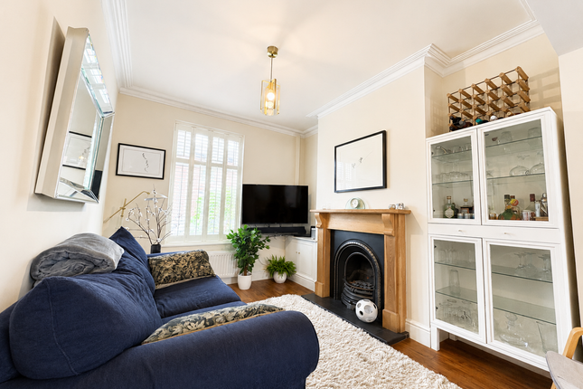 18, Waverley Road, SALE photo 3