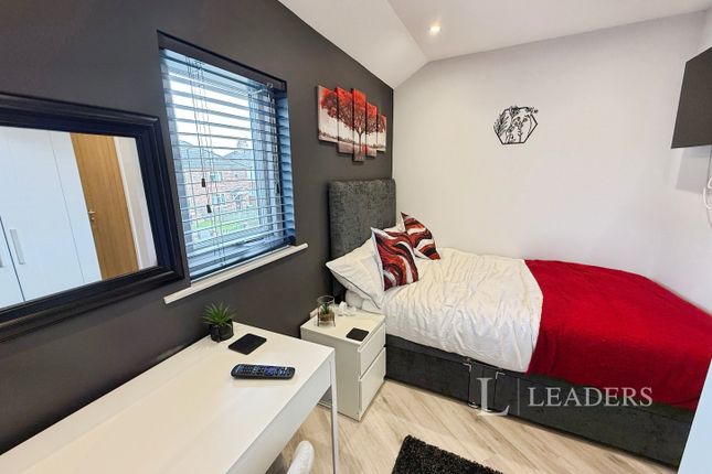 Room 4, 4, Walton Grove, Grimsby photo 4
